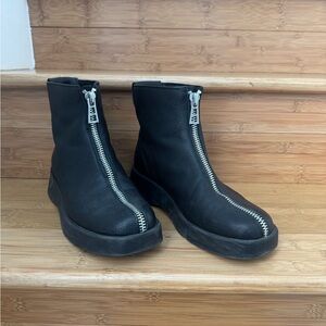 AEROSOLES Black Ankle Boots with Zipper